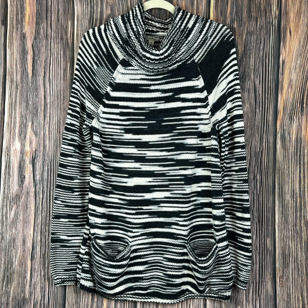 Lucky Brand Knit Sweater- Size Medium